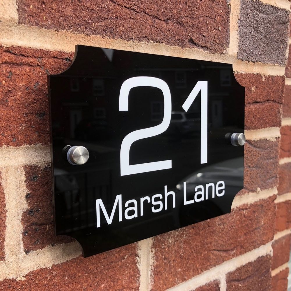 Personalised Acrylic Door Sign - Inner Round Edges (L8)